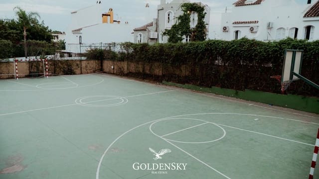 2 chambre Appartement à vendre à Nueva Andalucia, Marbella avec garage - 380 000 € (Ref: 9414942)