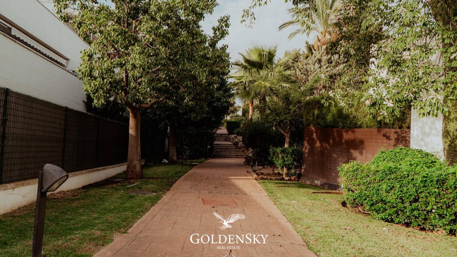 2 chambre Appartement à vendre à Nueva Andalucia avec garage - 380 000 € (Ref: 9414942)