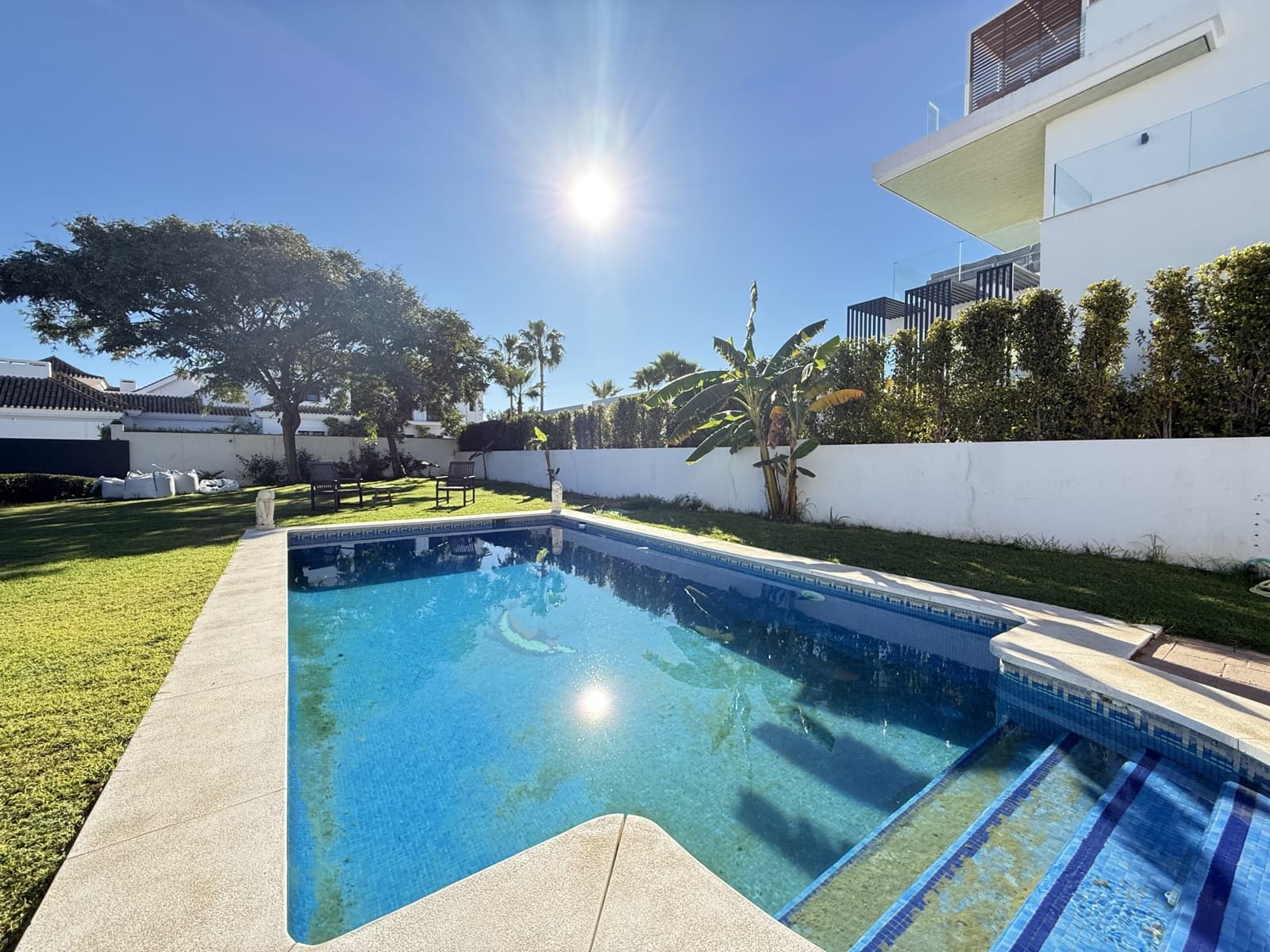 4 soveværelse Villa til salg i Guadalmina med swimmingpool garage - € 1.780.000 (Ref: 9428705)
