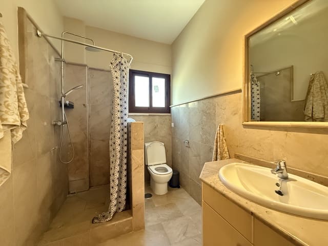 4 sypialnia Willa na sprzedaż w Guadalmina Baja, Marbella z basenem garażem - 1 780 000 € (Ref: 9428705)