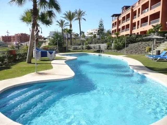 2 soverom Leilighet til salgs i Los Flamingos, Benahavís med garasje - € 585 000 (Ref: 10006139)