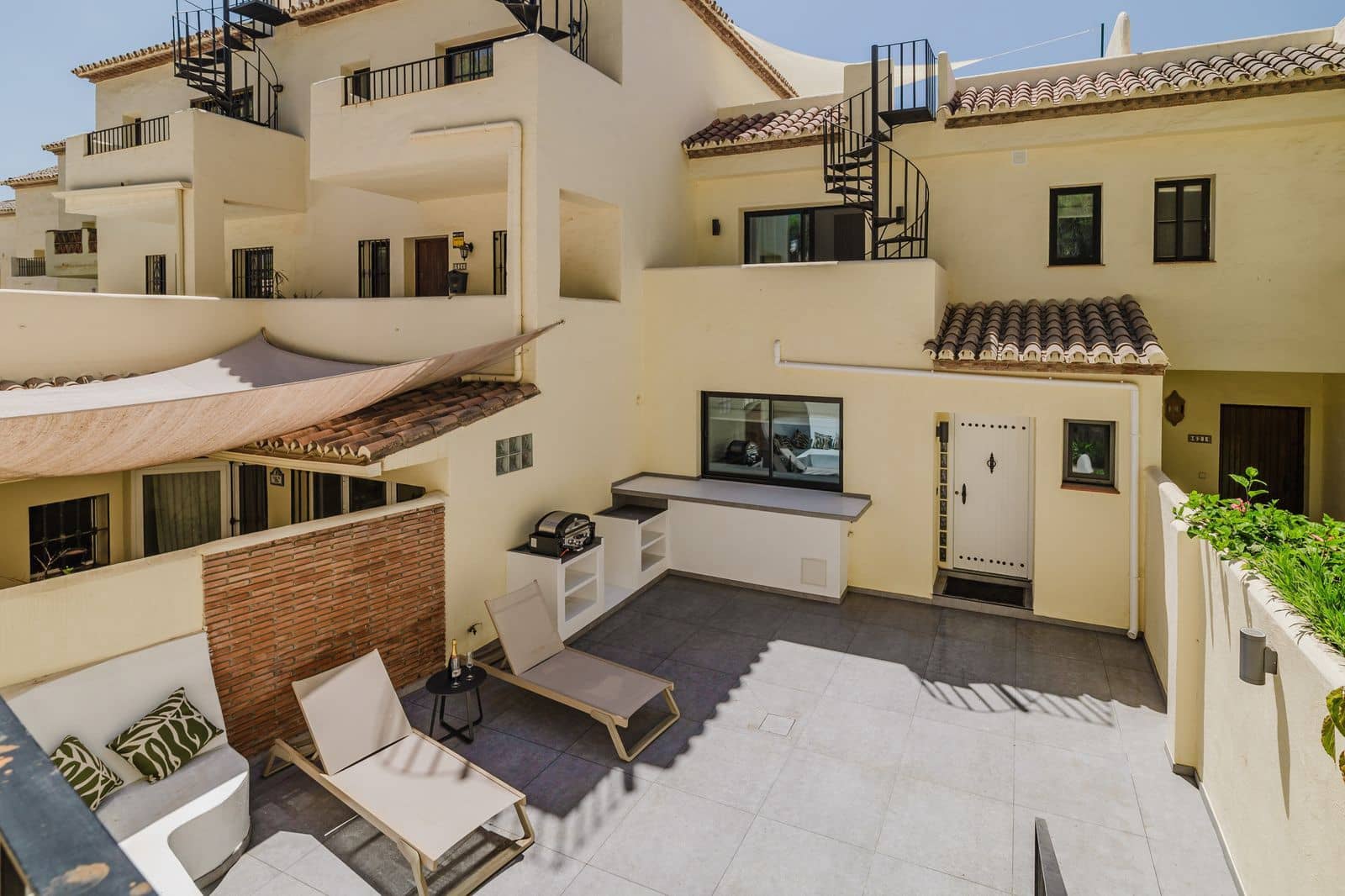 3 soverom Hus til salgs i Aloha Golf - € 735 000 (Ref: 10010156)