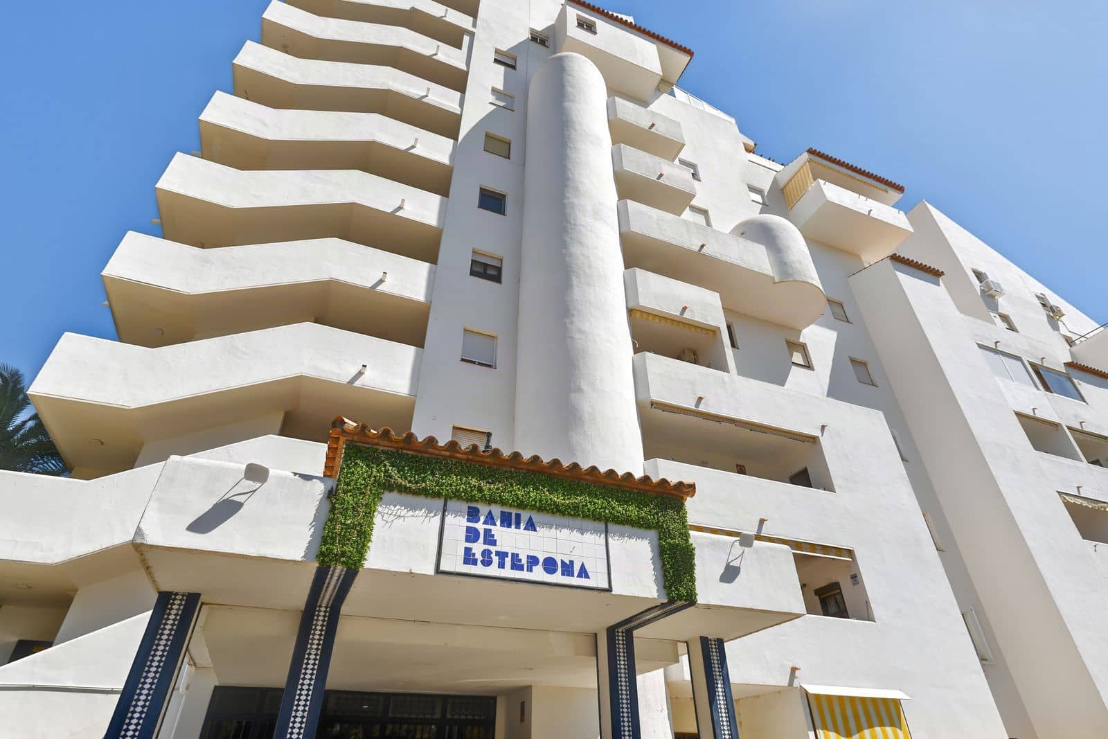 2 chambre Appartement à vendre à Estepona avec piscine garage - 410 000 € (Ref: 10094025)