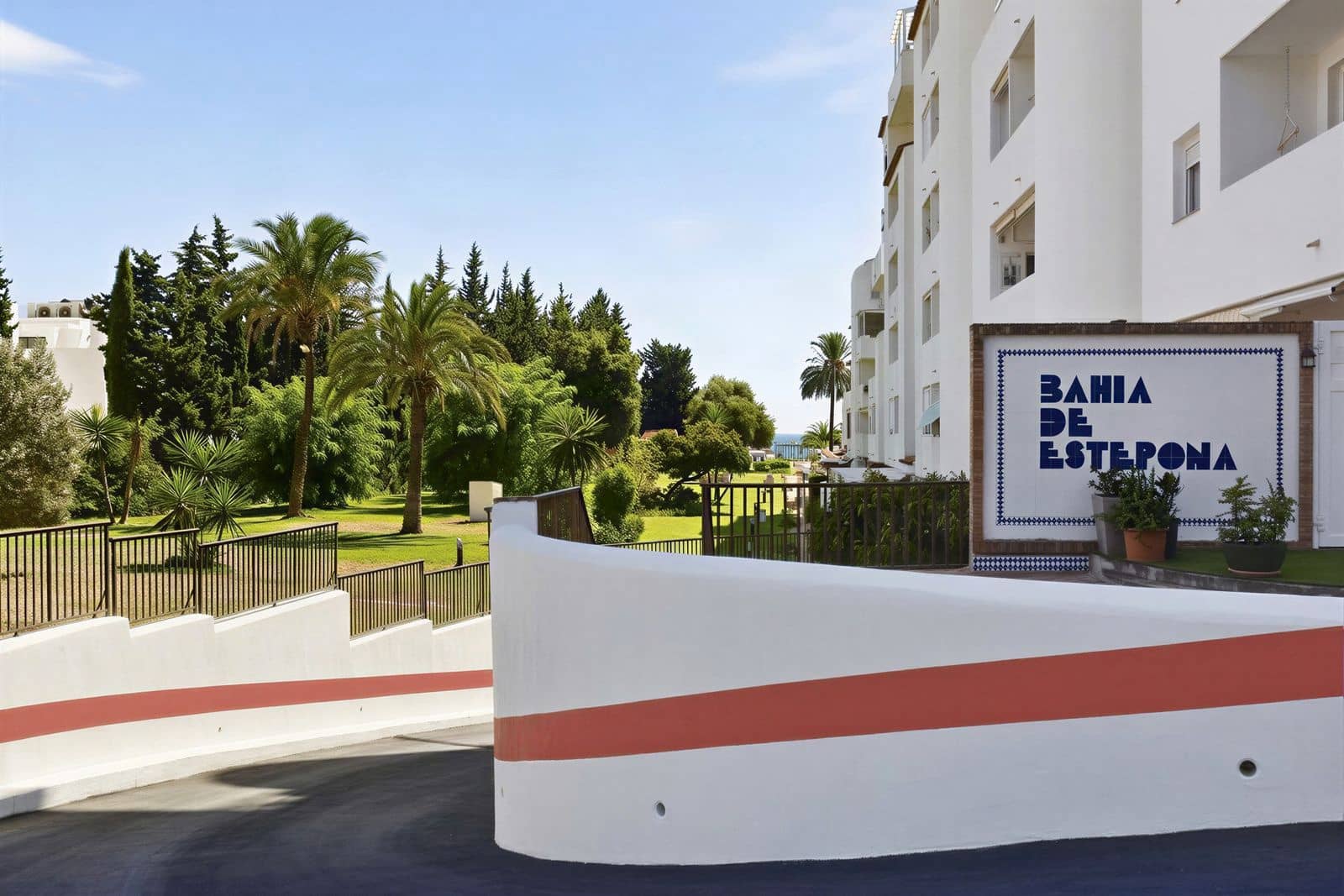 2 chambre Appartement à vendre à Estepona avec piscine garage - 410 000 € (Ref: 10094025)