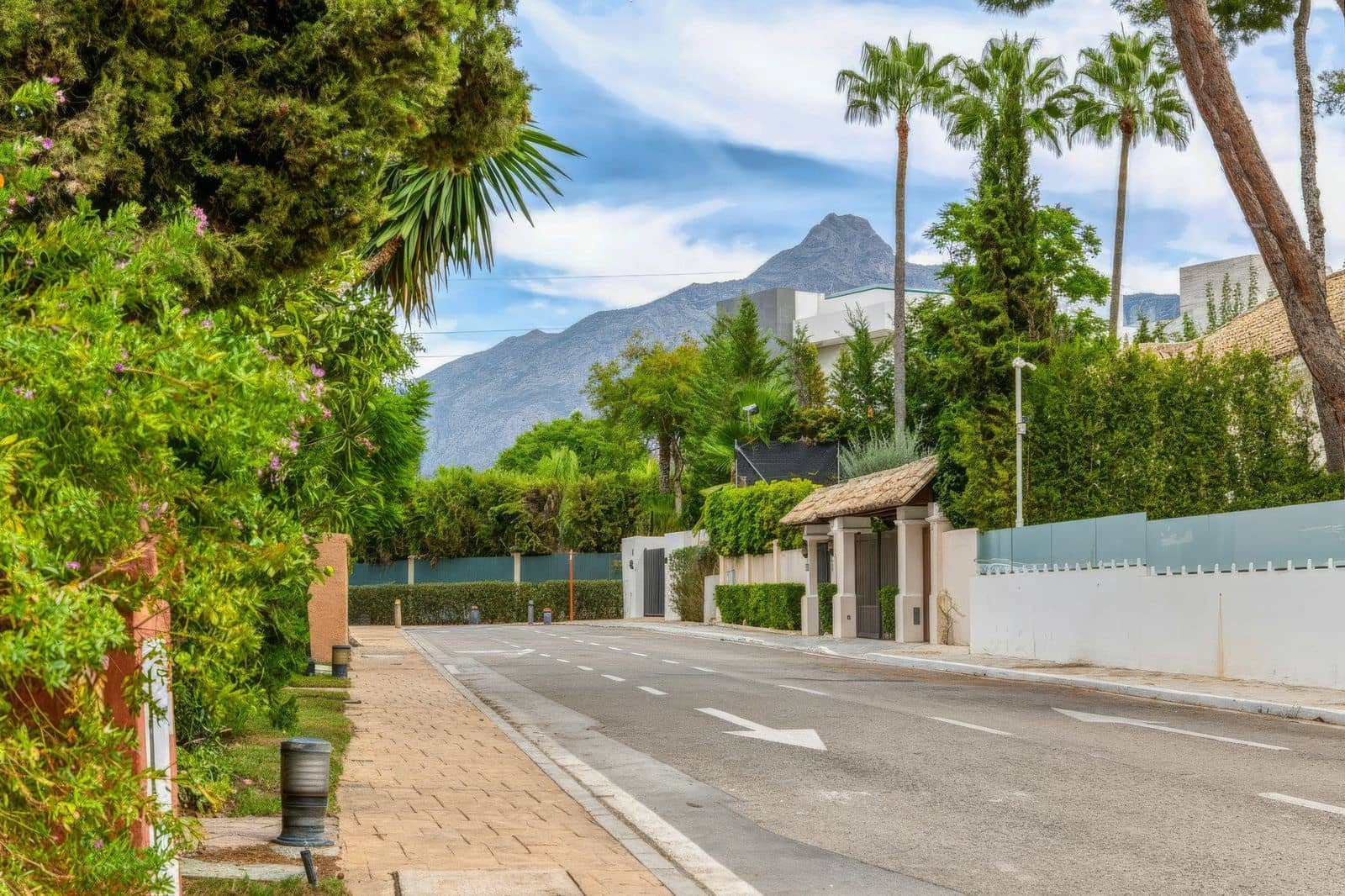 3 chambre Maison de Ville à vendre à Nueva Andalucia avec piscine garage - 980 000 € (Ref: 10153285)