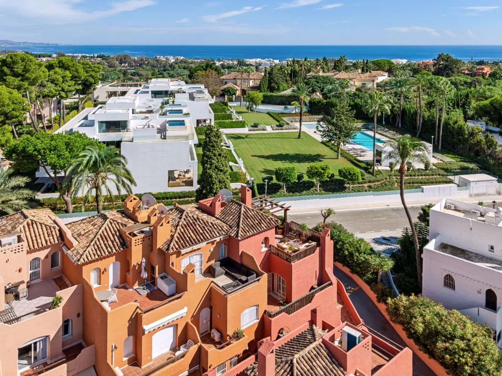 3 chambre Maison de Ville à vendre à Nueva Andalucia avec piscine garage - 980 000 € (Ref: 10153285)