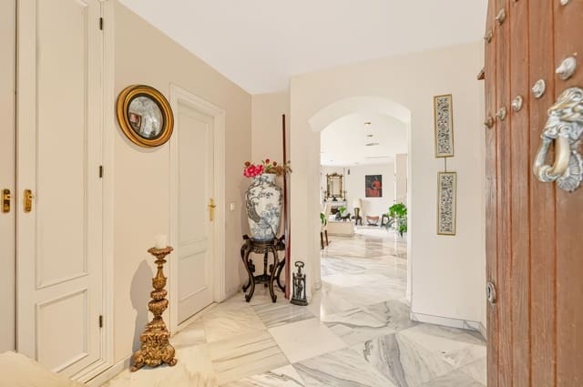 3 chambre Maison de Ville à vendre à Nueva Andalucia, Marbella avec piscine garage - 980 000 € (Ref: 10153285)