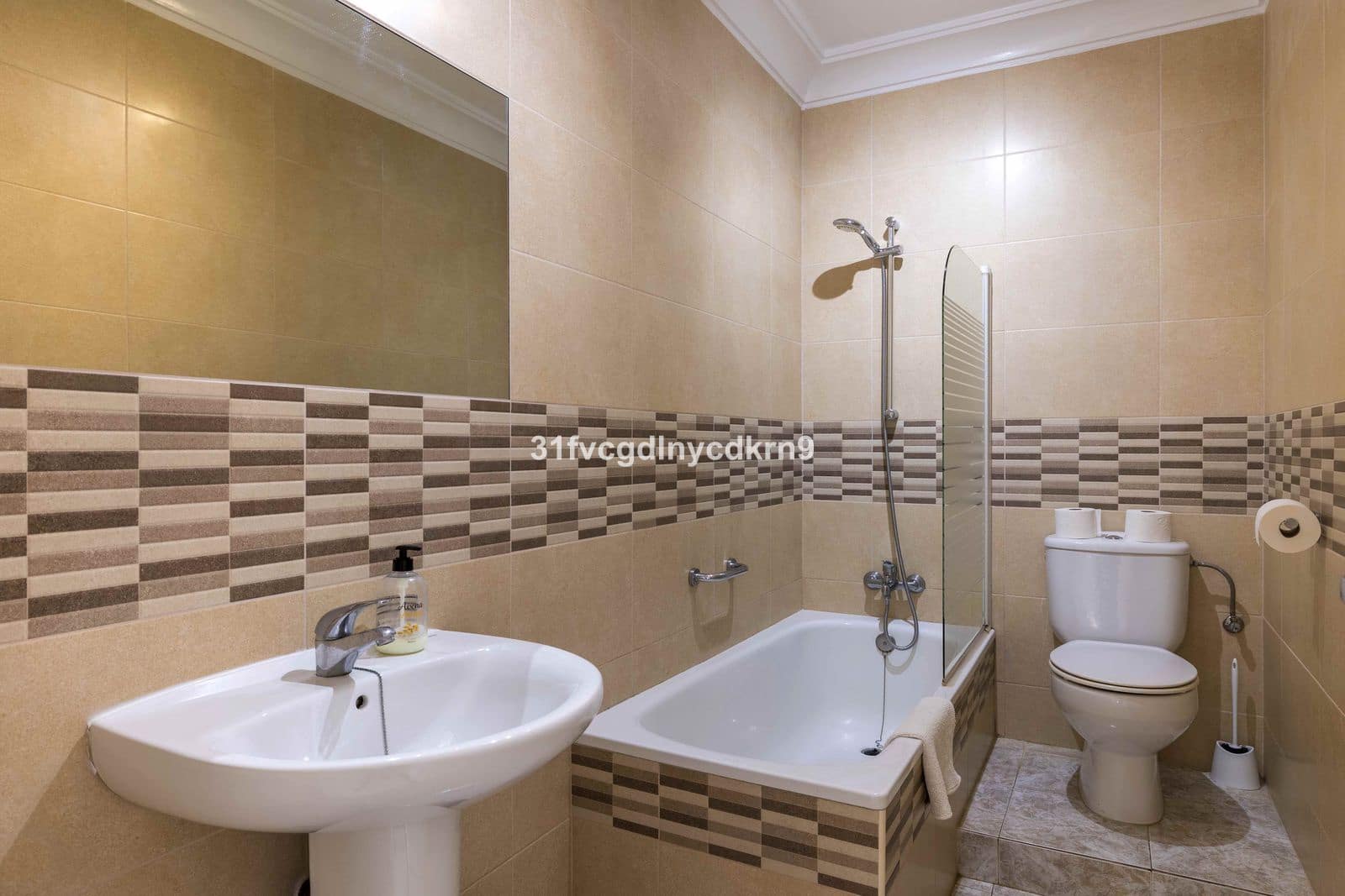 5 sovrum Villa till salu i Estepona med pool garage - 995 000 € (Ref: 9016296)