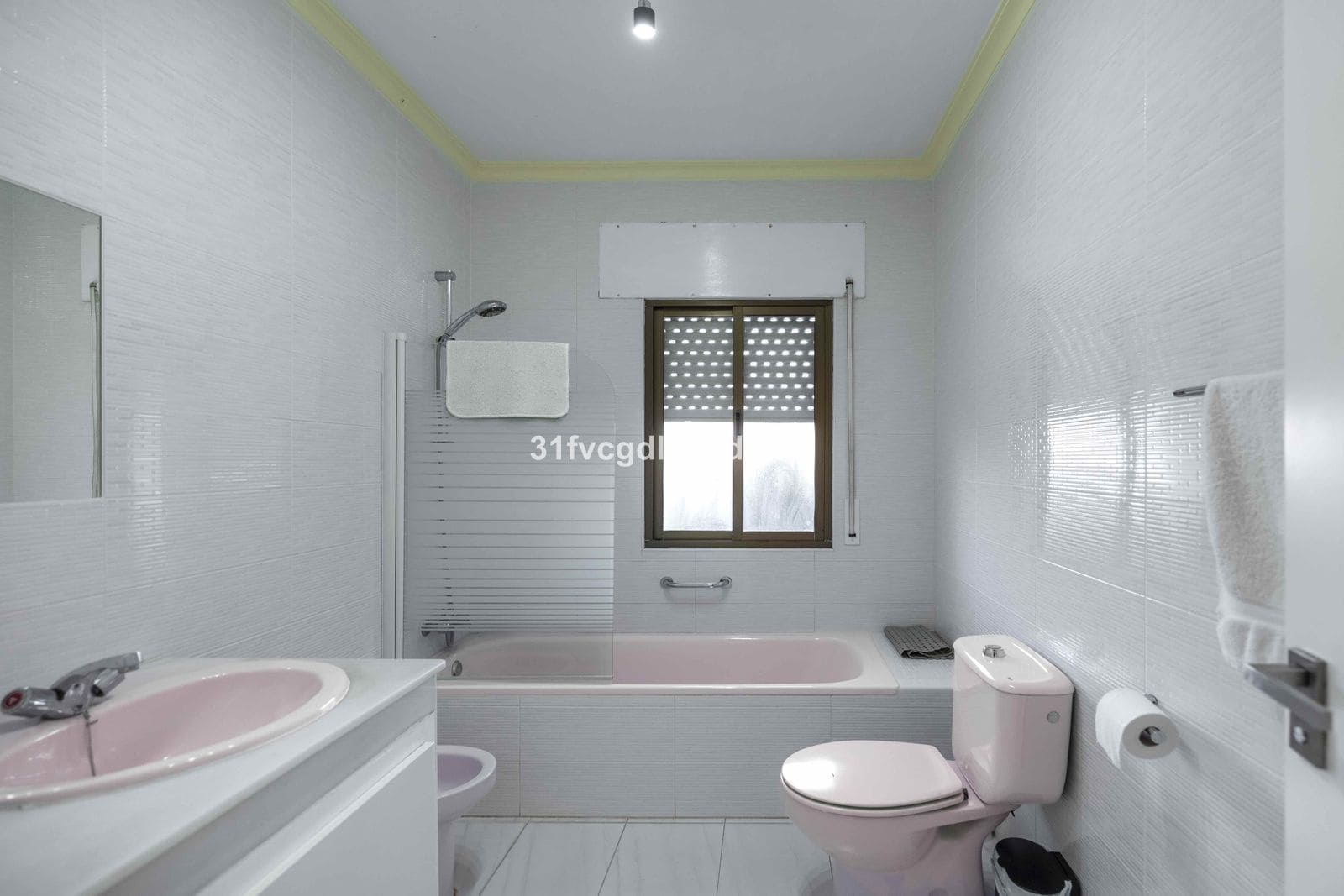 5 sovrum Villa till salu i Estepona med pool garage - 995 000 € (Ref: 9016296)