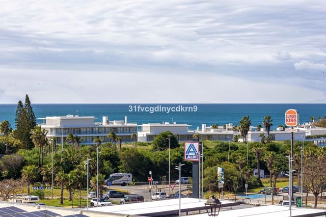 5 sypialnia Willa na sprzedaż w Estepona z basenem garażem - 995 000 € (Ref: 9016296)