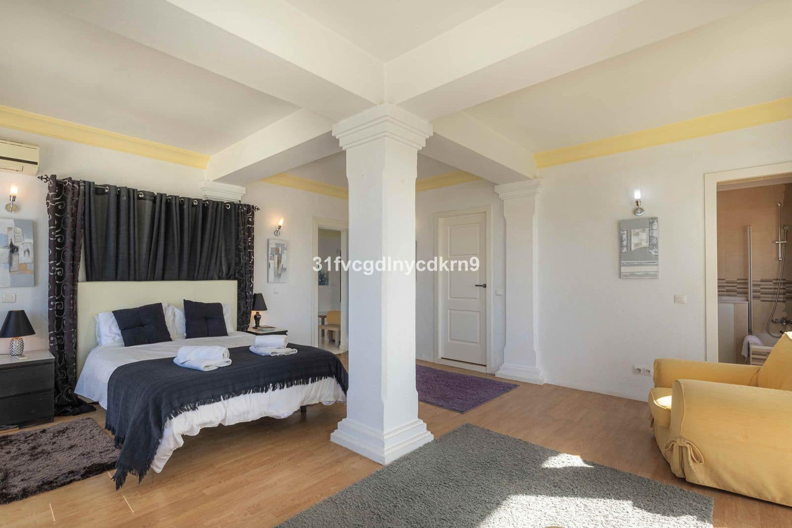 5 soverom Villa til salgs i Estepona med svømmebasseng garasje - € 995 000 (Ref: 9016296)