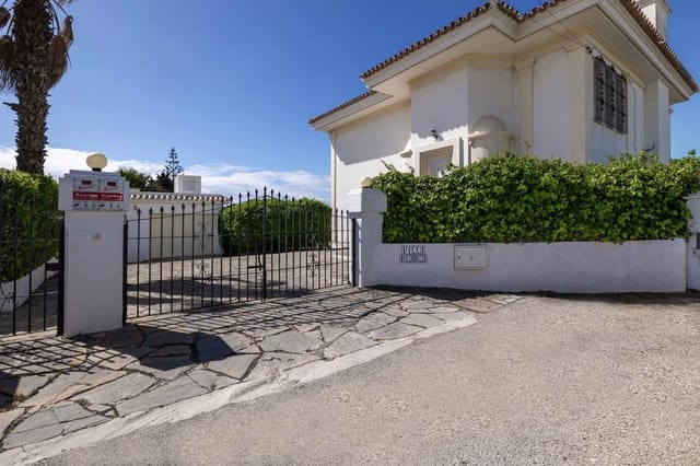 5 Zimmer Villa zu verkaufen in Estepona mit Pool Garage - 925.000 € (Ref: 9016296)