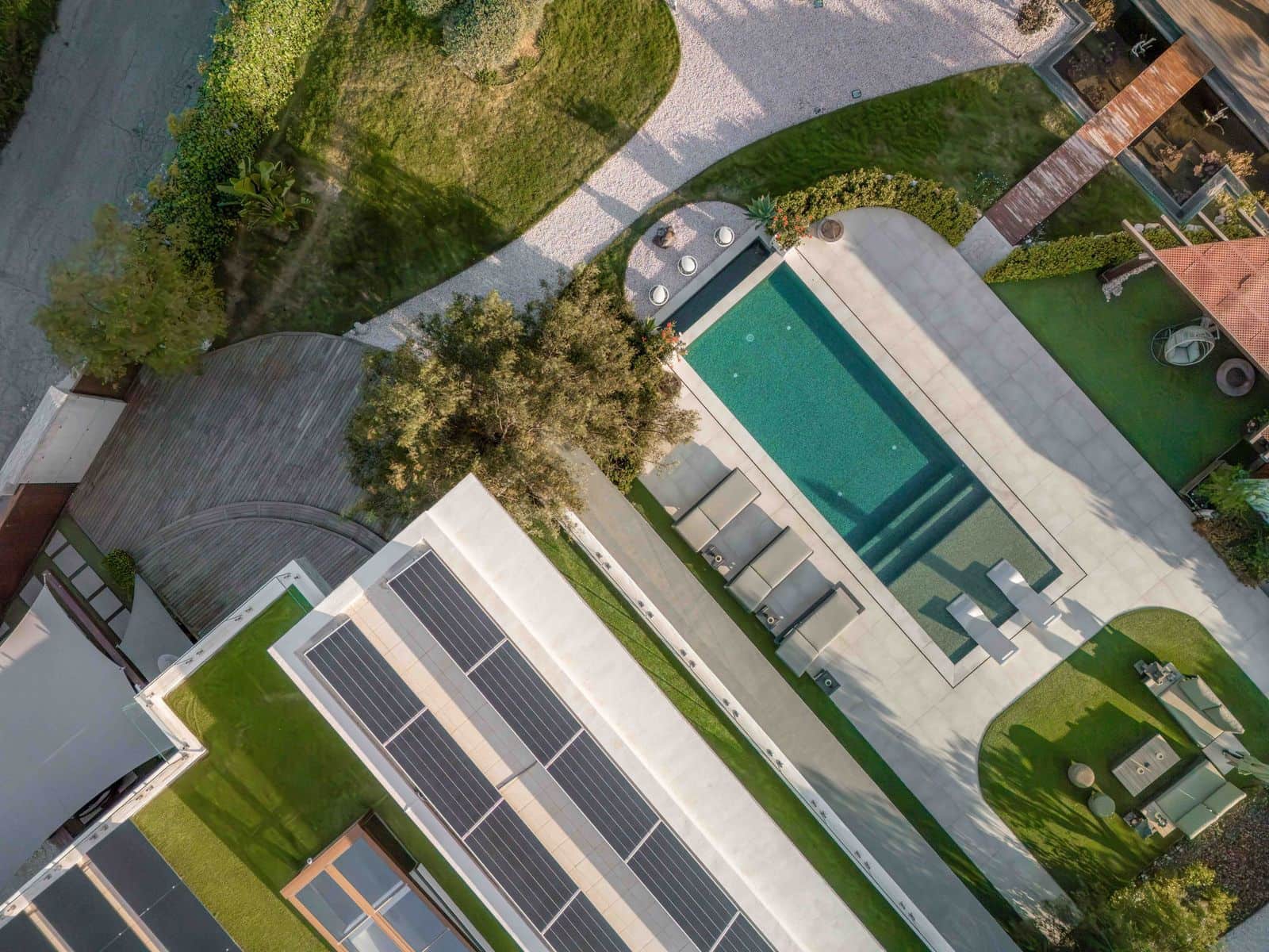 6 bedroom Villa for sale in Benahavis with pool - € 3,950,000 (Ref: 9016300)