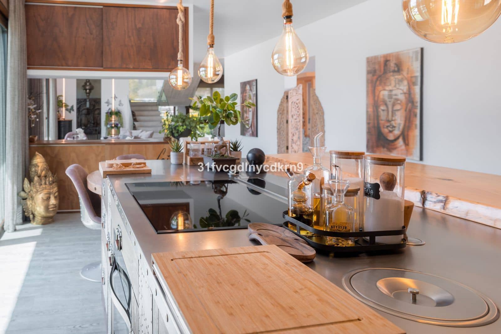 6 bedroom Villa for sale in Benahavis with pool - € 3,950,000 (Ref: 9016300)