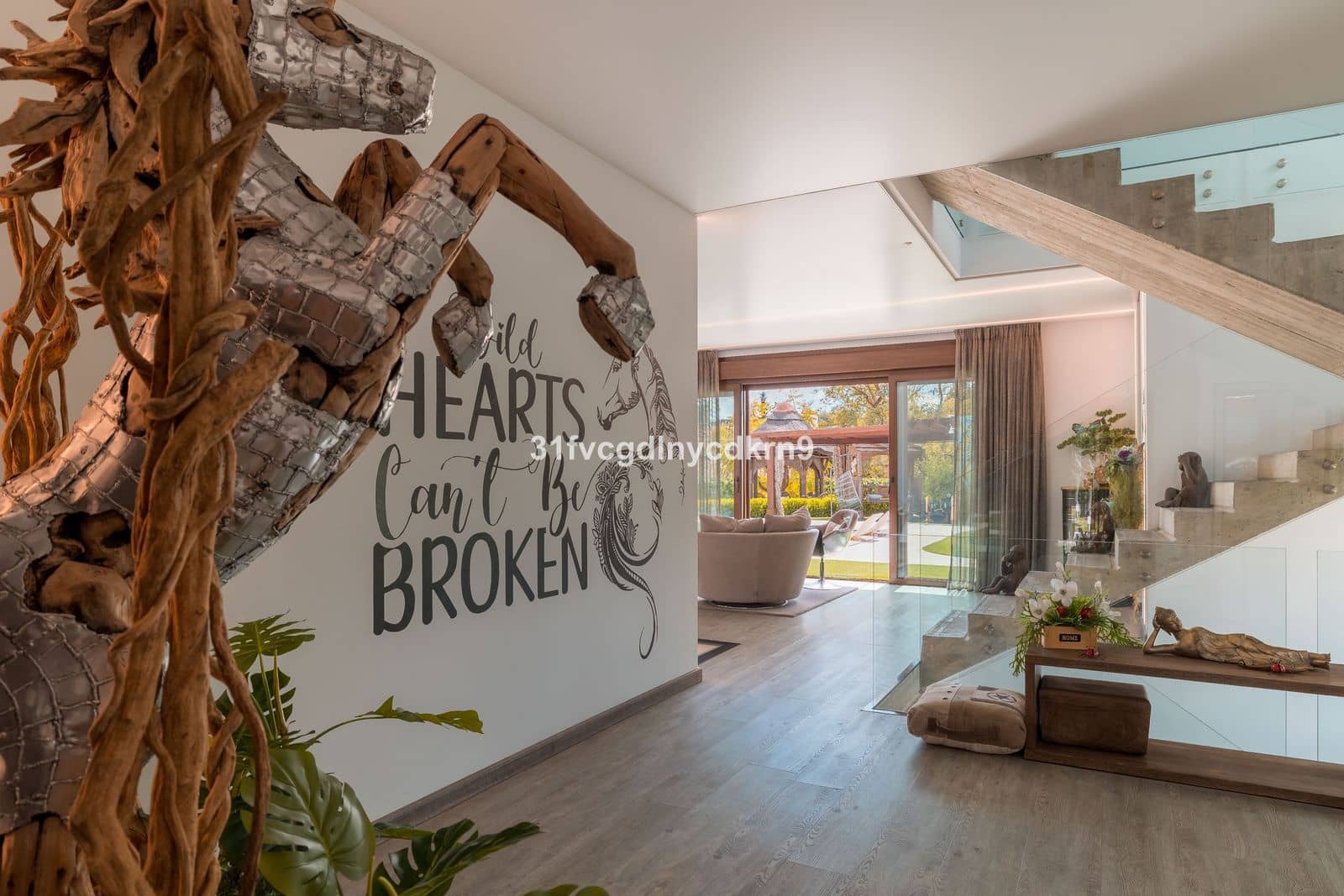 6 bedroom Villa for sale in Benahavis with pool - € 3,950,000 (Ref: 9016300)