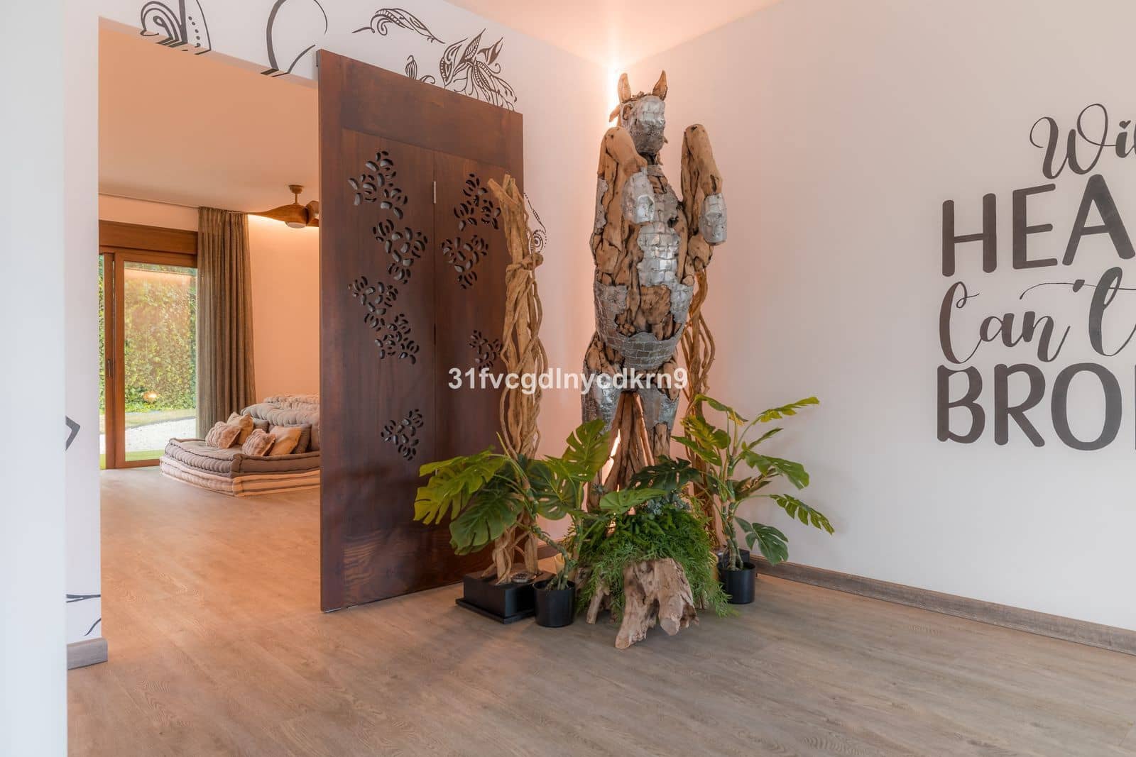 6 bedroom Villa for sale in Benahavis with pool - € 3,950,000 (Ref: 9016300)