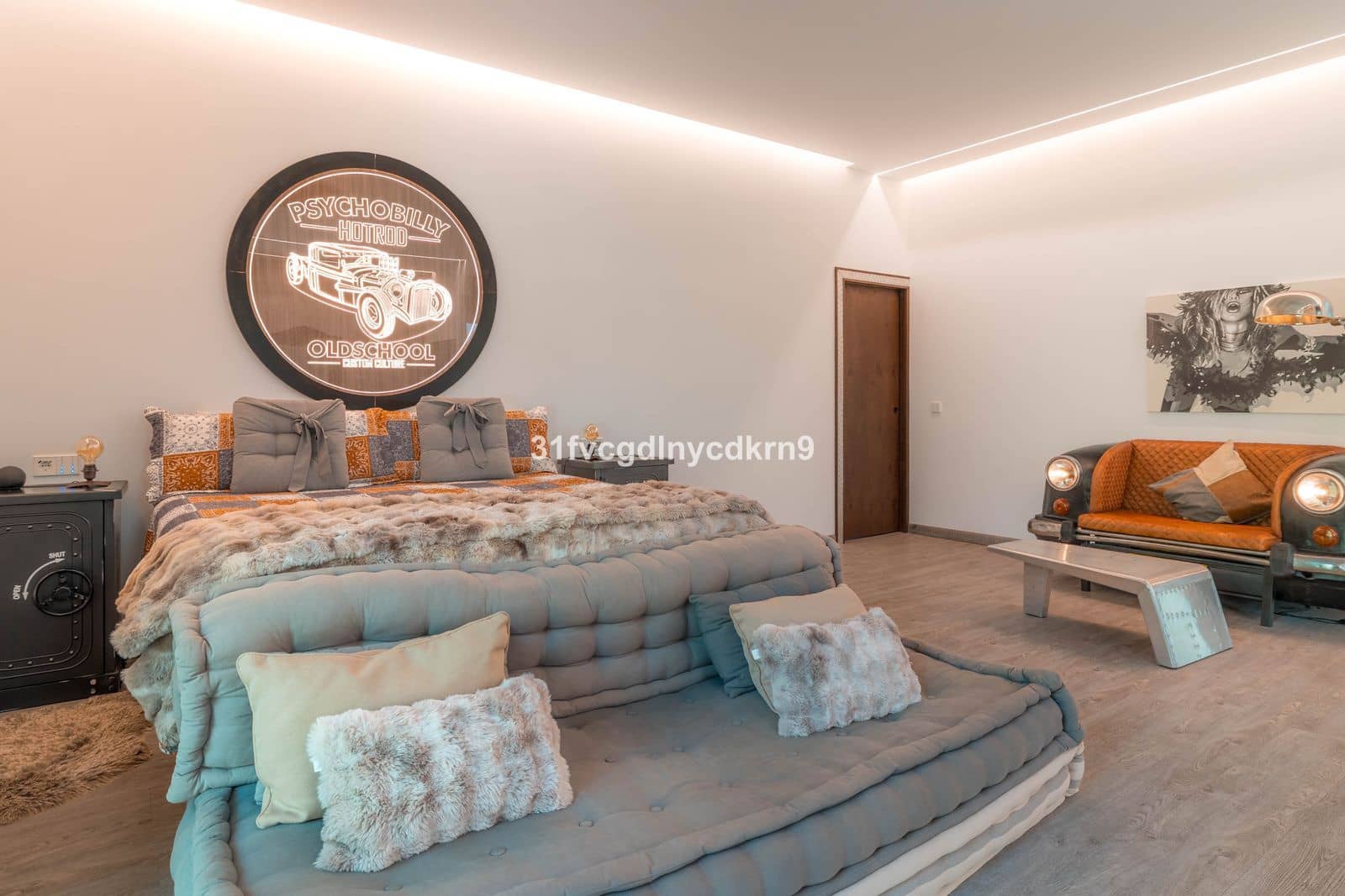 6 bedroom Villa for sale in Benahavis with pool - € 3,950,000 (Ref: 9016300)