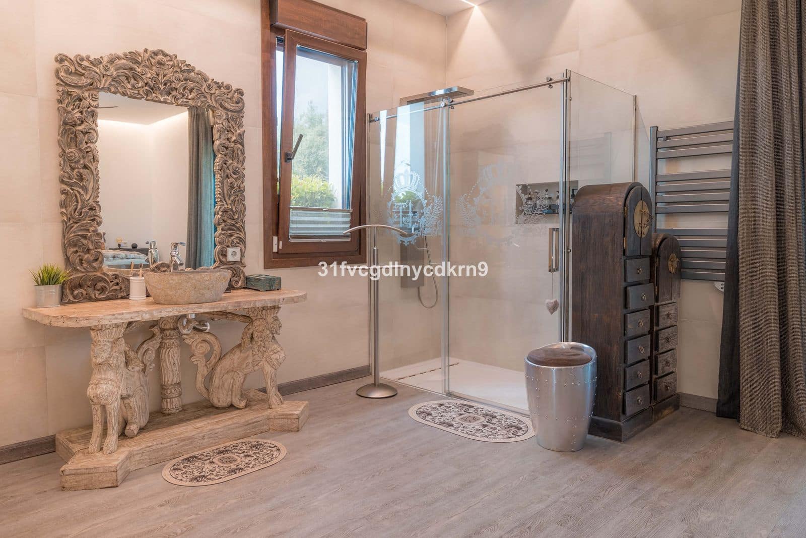 6 bedroom Villa for sale in Benahavis with pool - € 3,950,000 (Ref: 9016300)