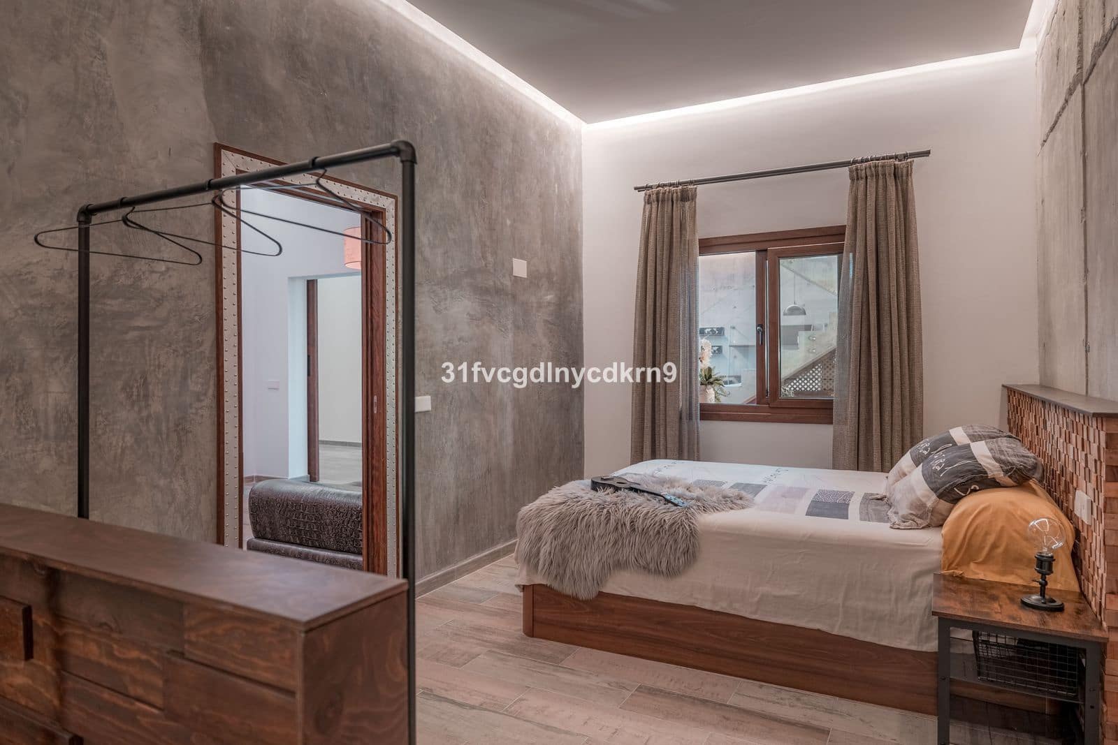 6 bedroom Villa for sale in Benahavis with pool - € 3,950,000 (Ref: 9016300)