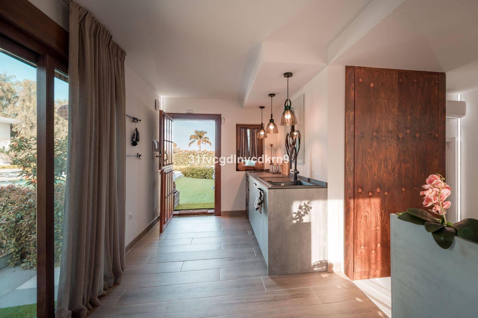 6 bedroom Villa for sale in Benahavis with pool - € 3,950,000 (Ref: 9016300)