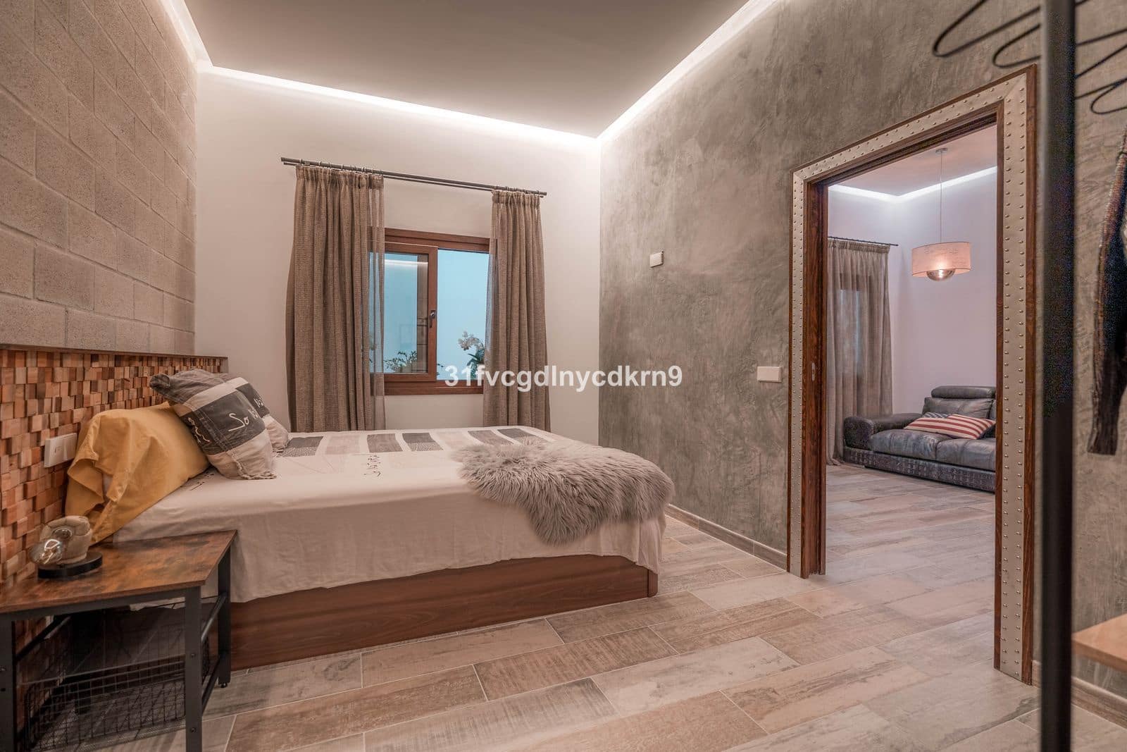 6 bedroom Villa for sale in Benahavis with pool - € 3,950,000 (Ref: 9016300)