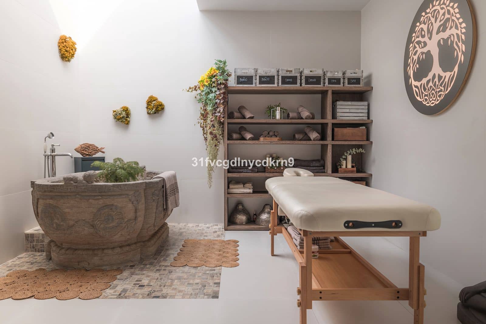 6 bedroom Villa for sale in Benahavis with pool - € 3,950,000 (Ref: 9016300)