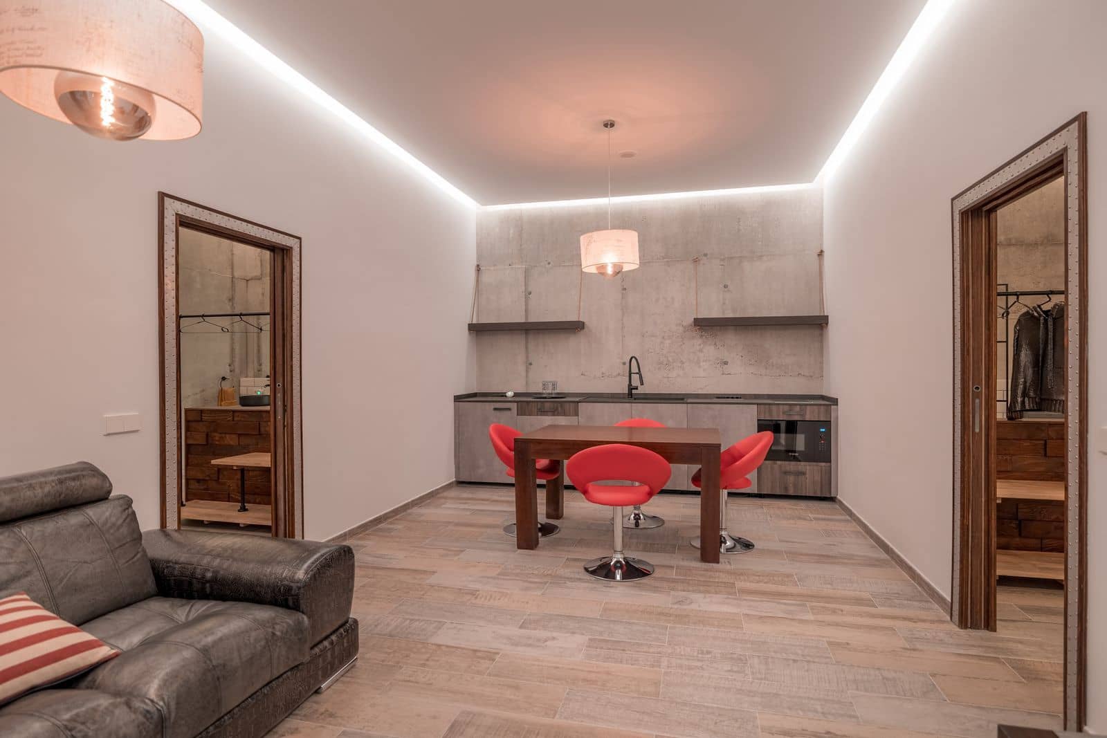 6 bedroom Villa for sale in Benahavis with pool - € 3,950,000 (Ref: 9016300)