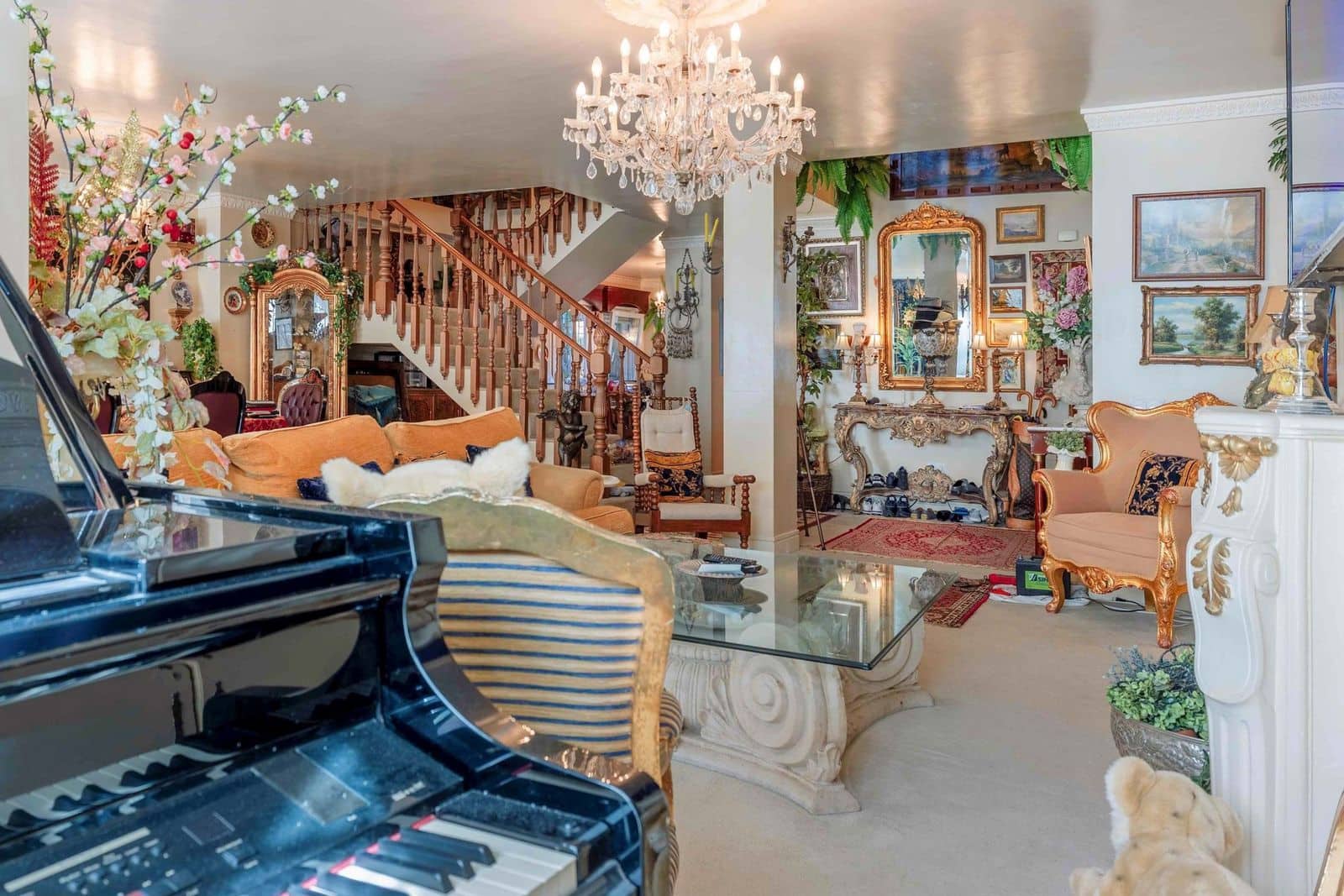 4 bedroom Apartment for sale in Estepona - € 850,000 (Ref: 9016301)