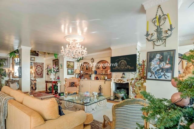 Apartamento de 4 habitaciones en Estepona en venta - 850.000 € (Ref: 9016301)