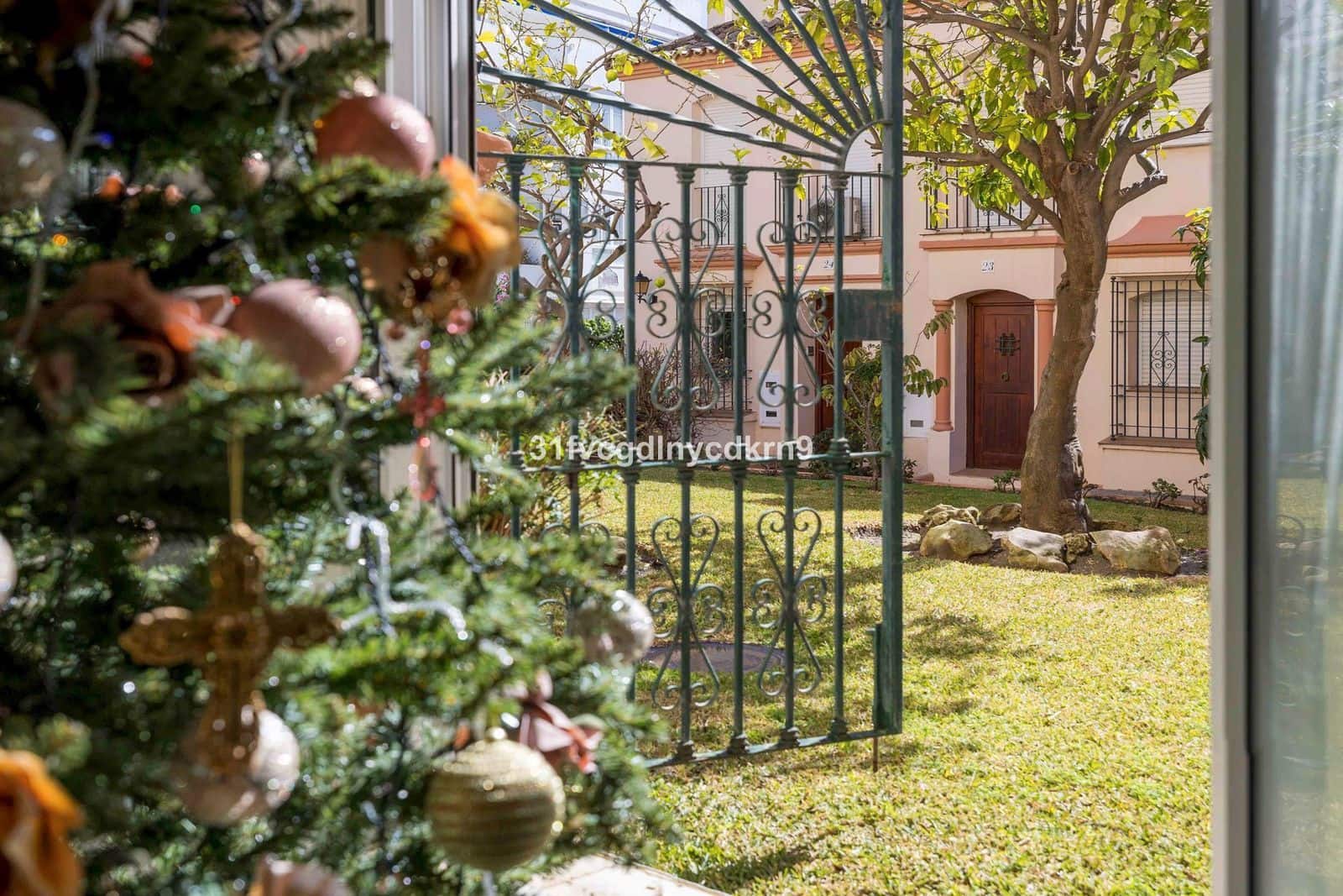 4 Zimmer Apartment zu verkaufen in Estepona - 850.000 € (Ref: 9016301)