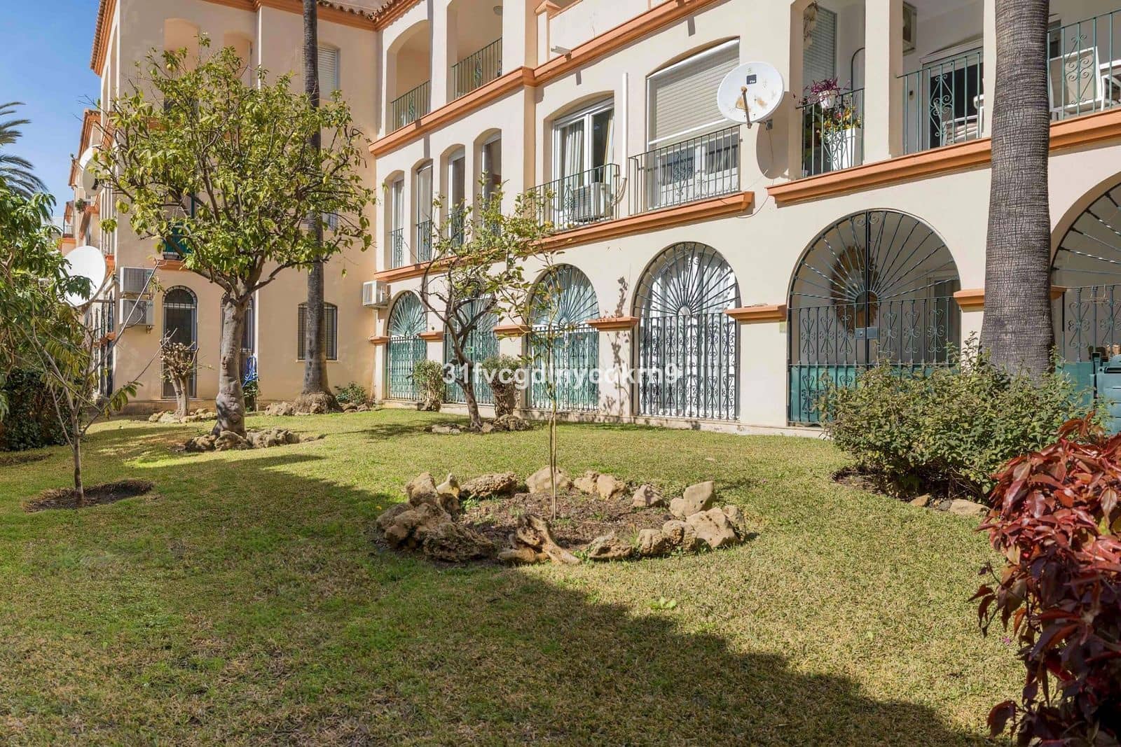 4 Zimmer Apartment zu verkaufen in Estepona - 850.000 € (Ref: 9016301)