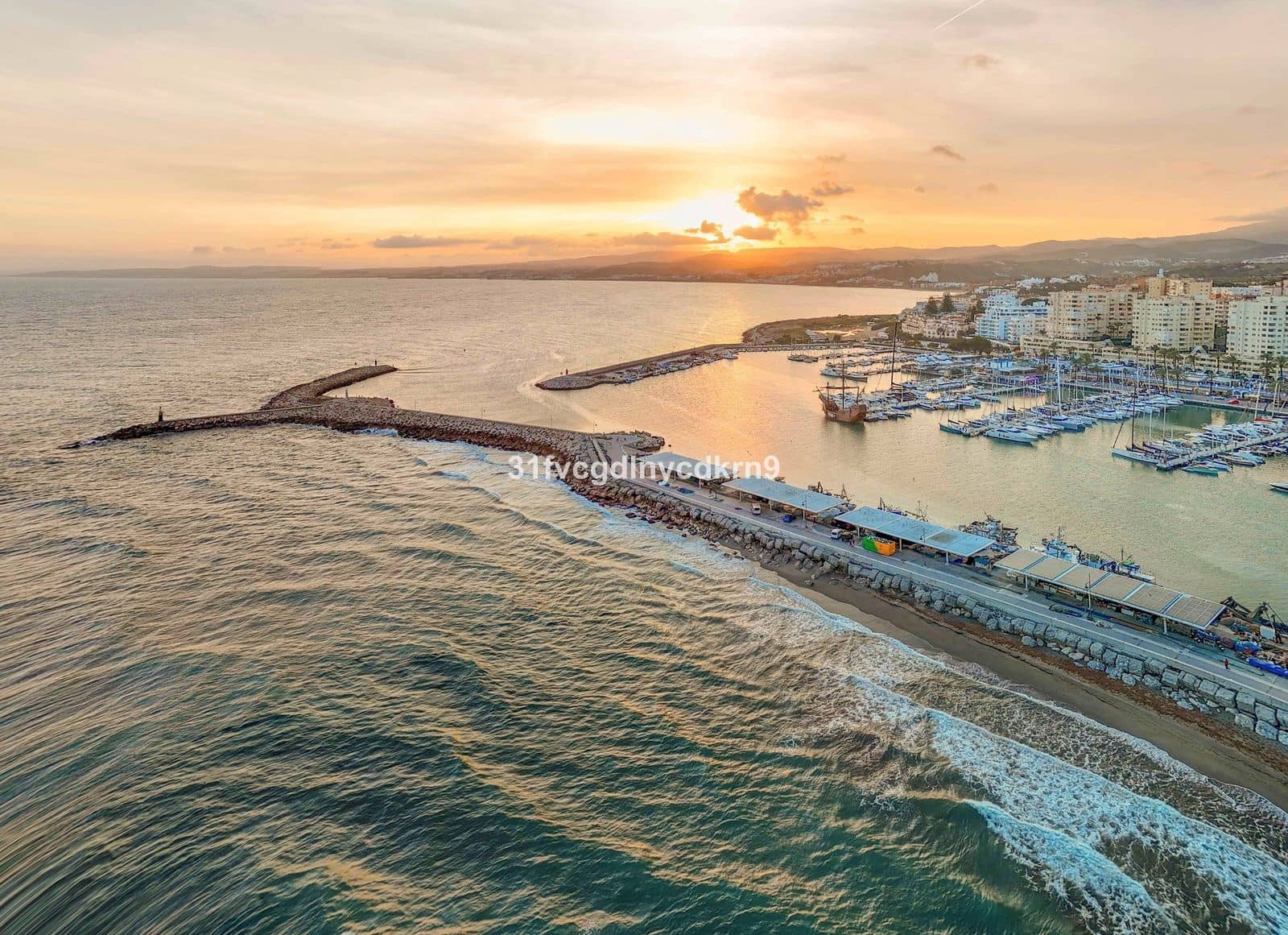 4 Zimmer Apartment zu verkaufen in Estepona - 850.000 € (Ref: 9016301)