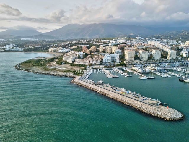 Apartamento de 4 habitaciones en Estepona en venta - 850.000 € (Ref: 9016301)