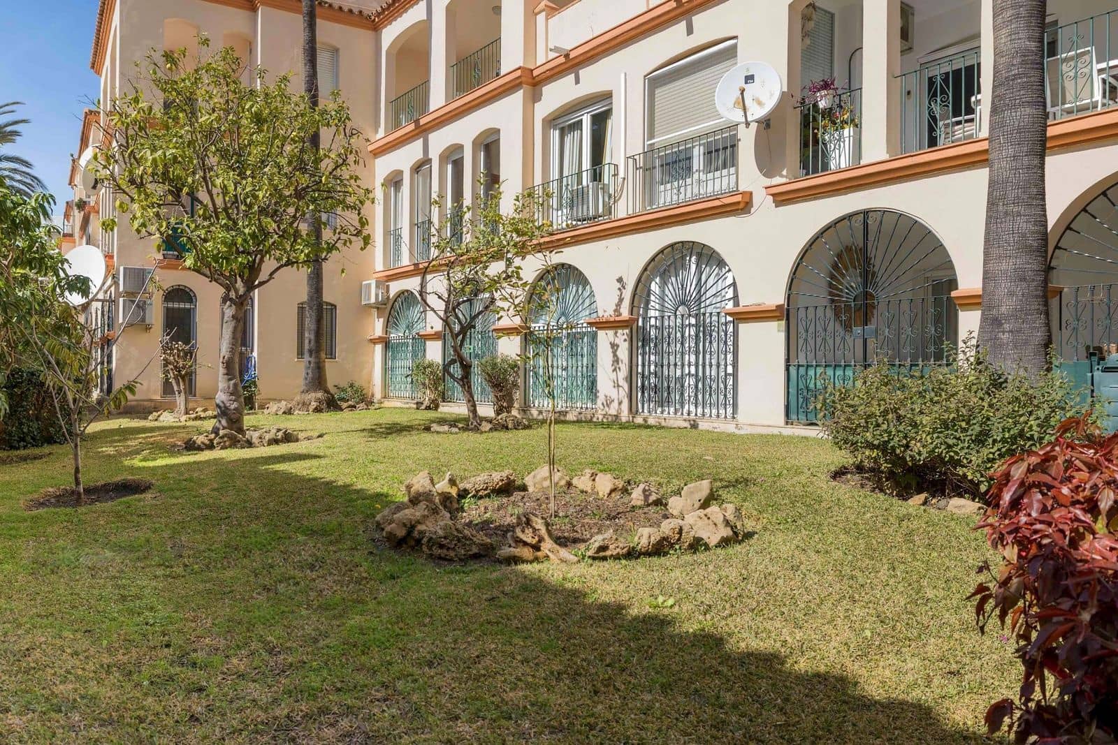 4 sypialnia Apartament na sprzedaż w Estepona - 850 000 € (Ref: 9016301)