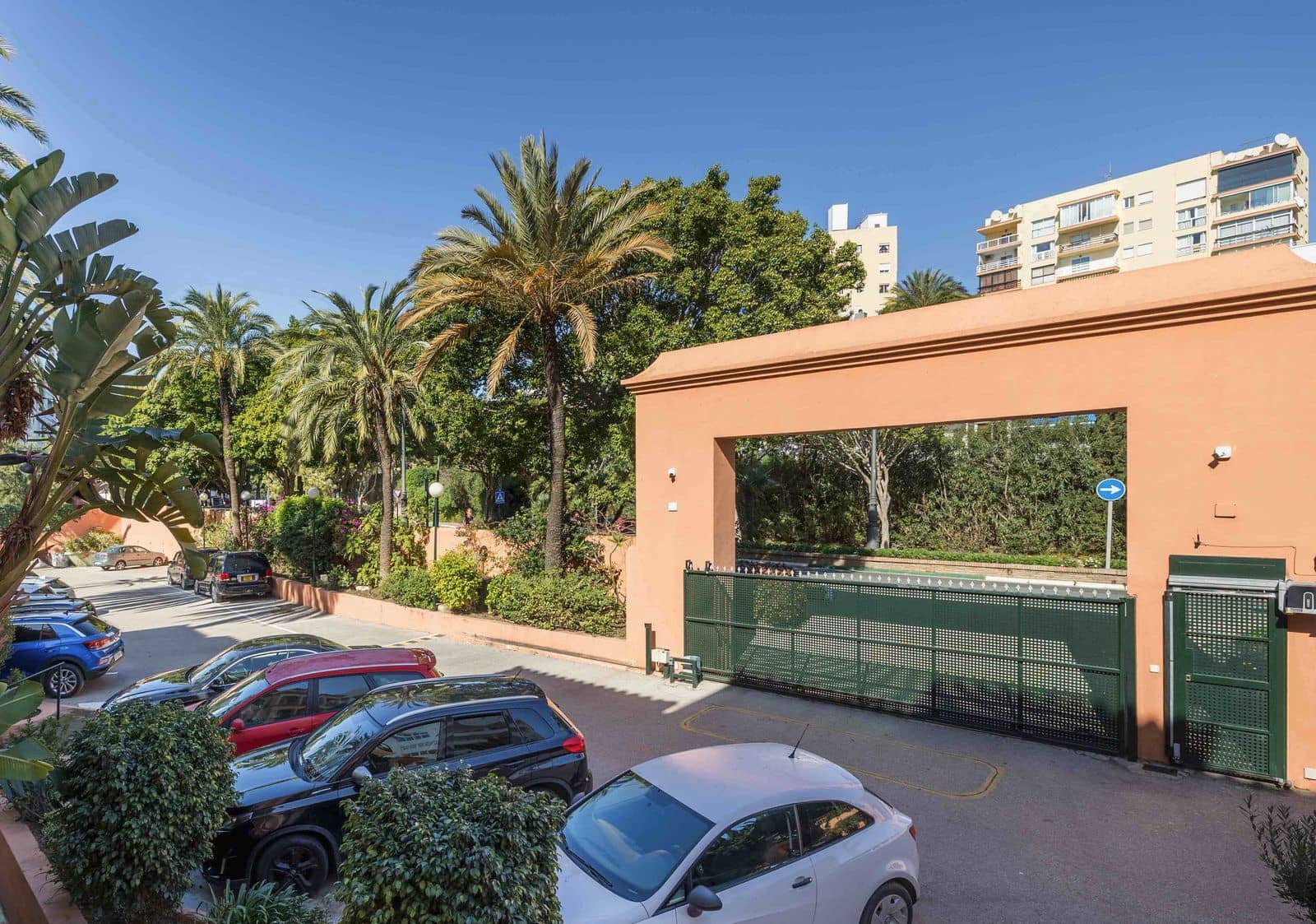 4 sypialnia Apartament na sprzedaż w Estepona - 850 000 € (Ref: 9016301)