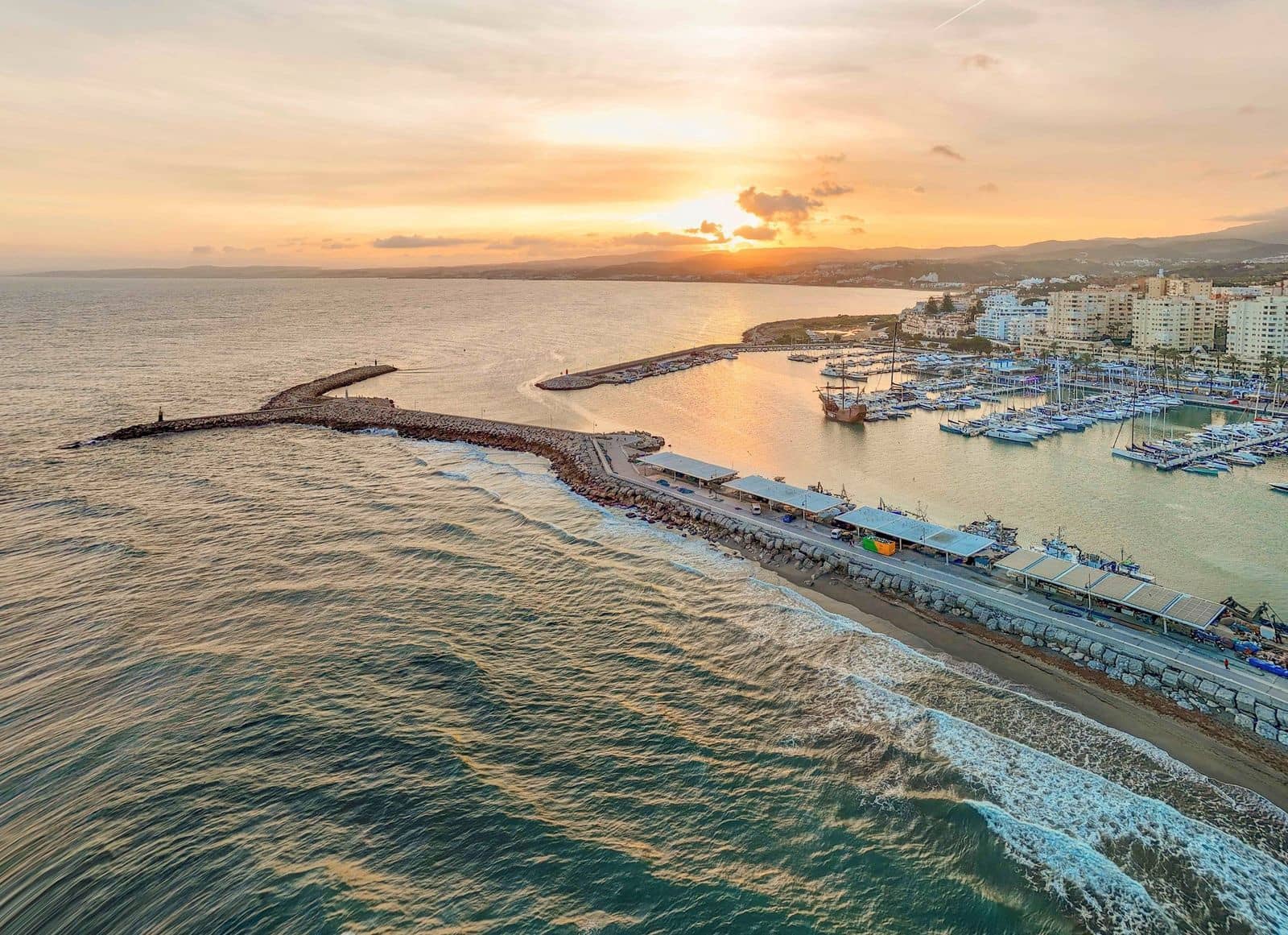 4 sypialnia Apartament na sprzedaż w Estepona - 850 000 € (Ref: 9016301)