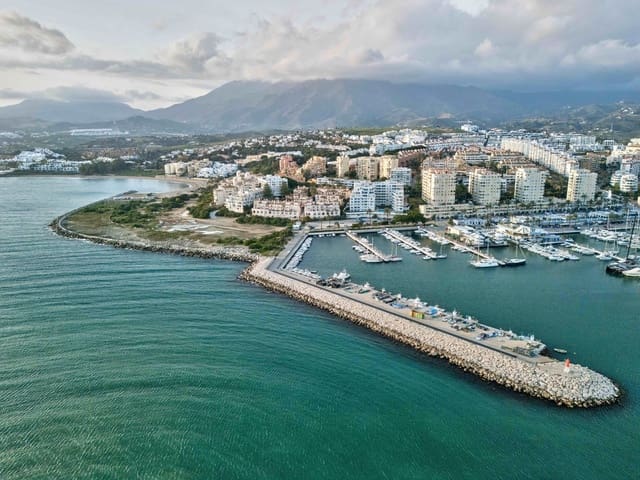 4 slaapkamer Appartement te koop in Estepona - € 850.000 (Ref: 9016301)