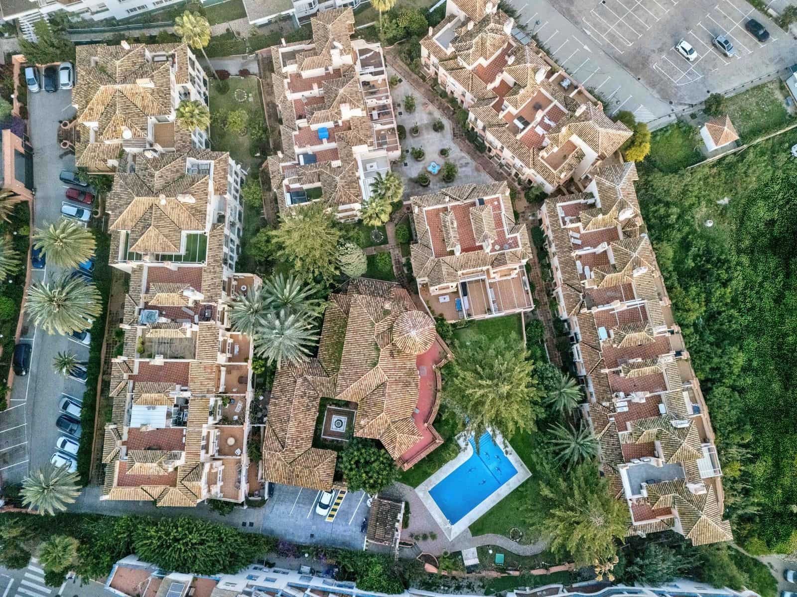 4 sypialnia Apartament na sprzedaż w Estepona - 850 000 € (Ref: 9016301)