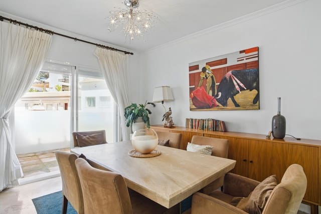 4 slaapkamer Penthouse te koop in Nueva Andalucia, Marbella met zwembad - € 670.000 (Ref: 9020311)
