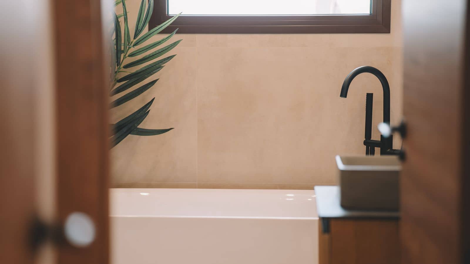 3 bedroom Townhouse for sale in Benahavis with garage - € 670,000 (Ref: 9022435)