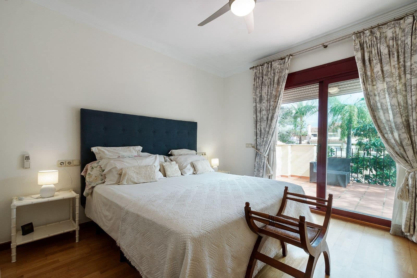 3 soverom Hus til salgs i Nueva Andalucia med svømmebasseng - € 820 000 (Ref: 9025762)