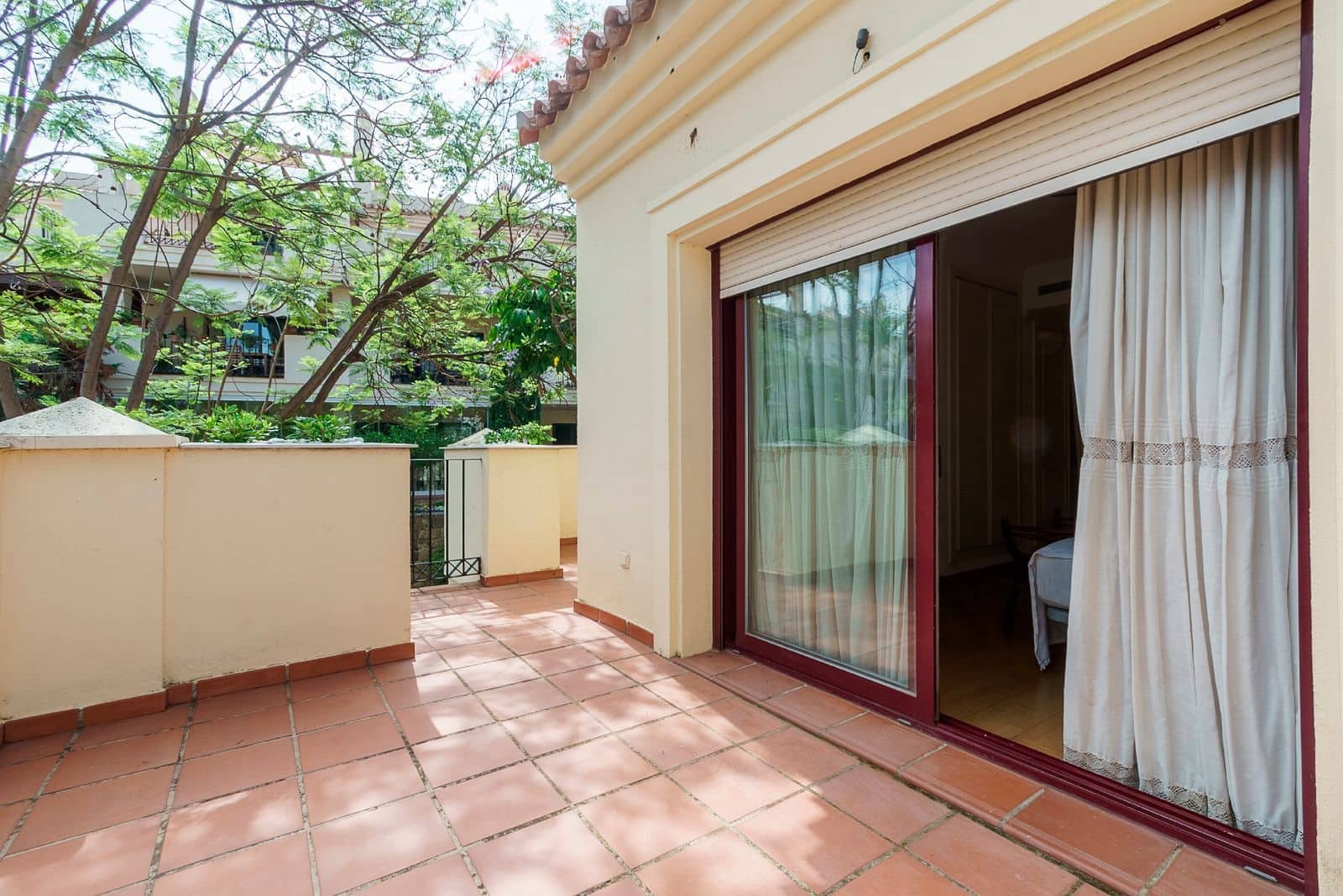 3 soverom Hus til salgs i Nueva Andalucia med svømmebasseng - € 820 000 (Ref: 9025762)