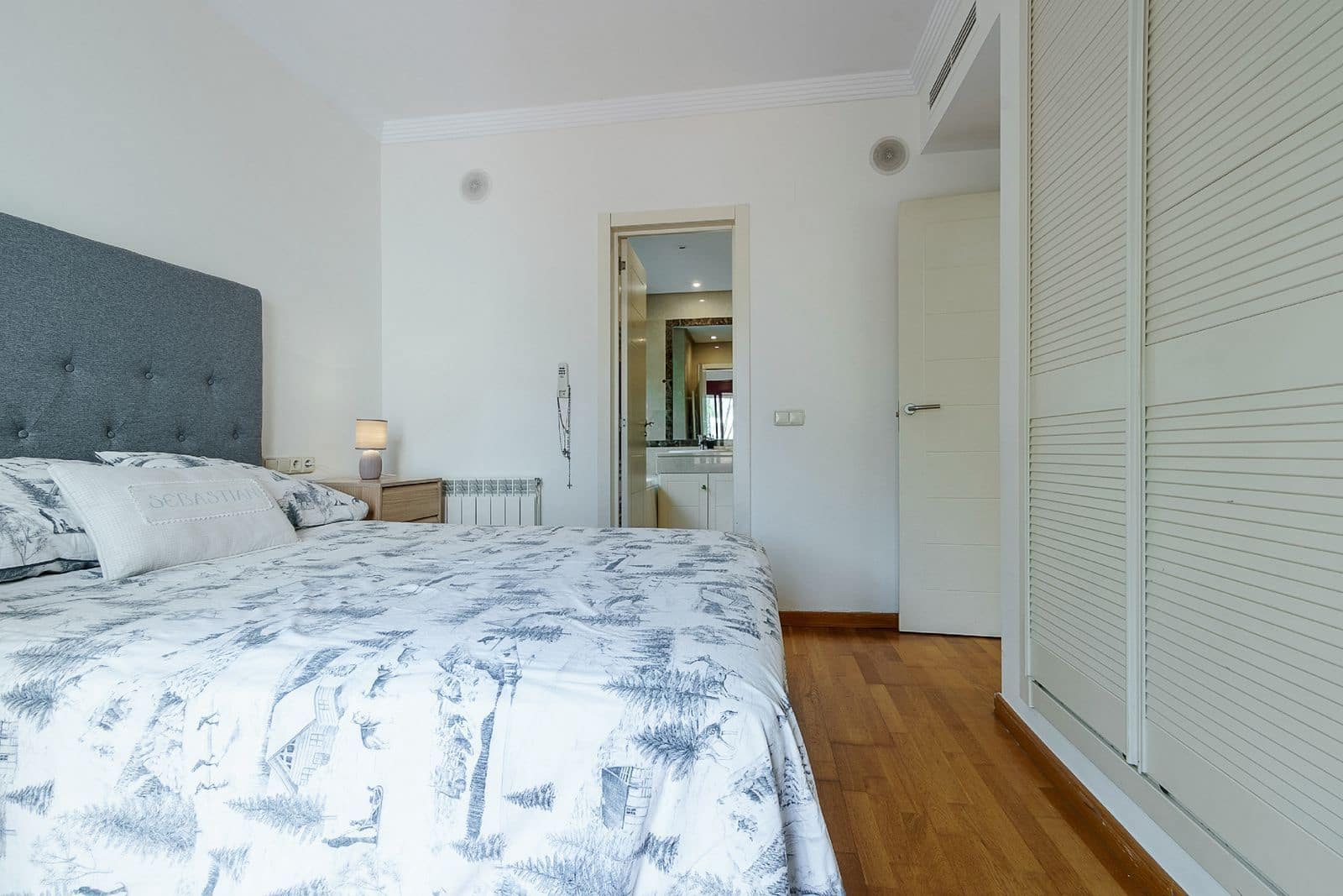 3 soverom Hus til salgs i Nueva Andalucia med svømmebasseng - € 820 000 (Ref: 9025762)
