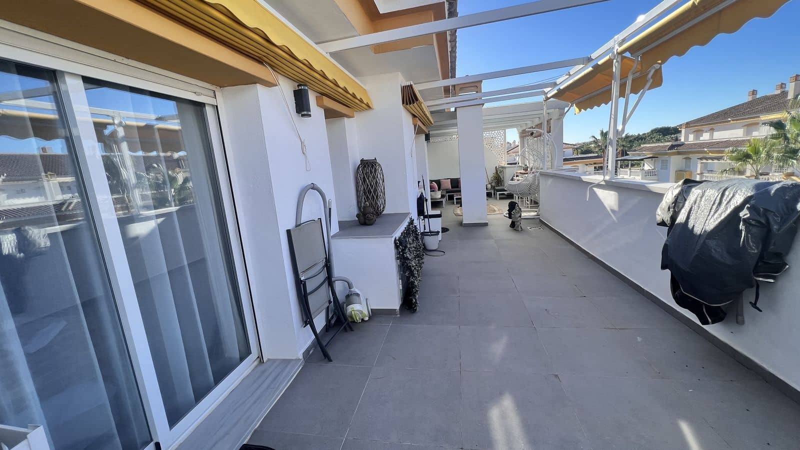 1 soverom Penthouse til salgs i Nueva Andalucia med garasje - € 413 000 (Ref: 9025866)