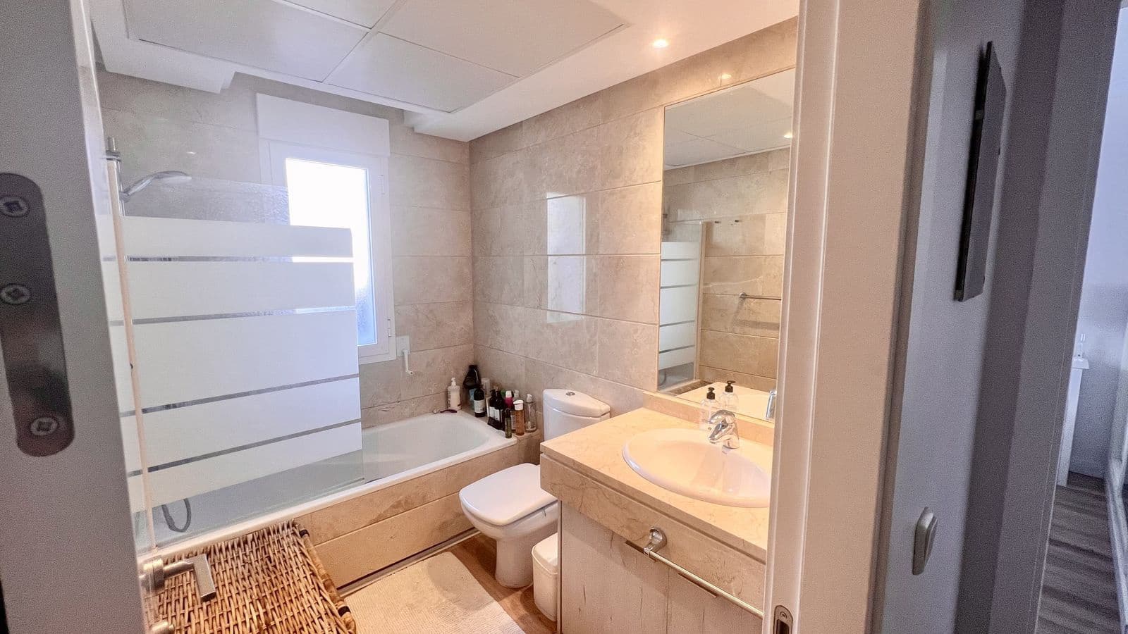 1 soverom Penthouse til salgs i Nueva Andalucia med garasje - € 413 000 (Ref: 9025866)