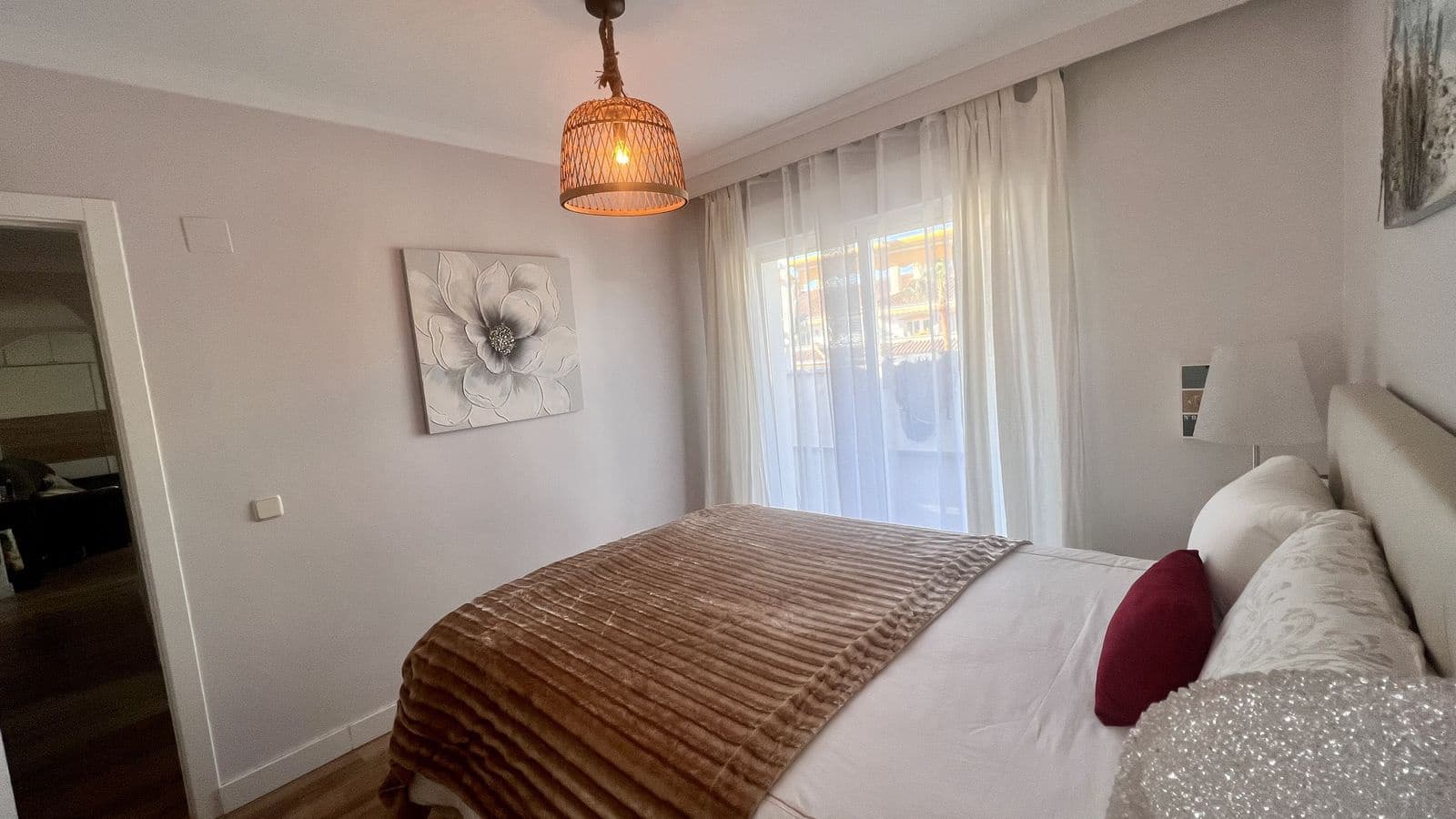 1 soverom Penthouse til salgs i Nueva Andalucia med garasje - € 413 000 (Ref: 9025866)