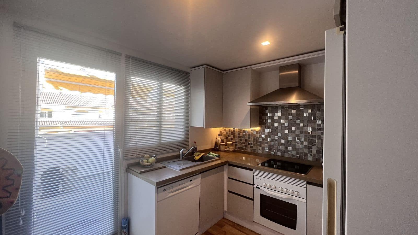 1 soverom Penthouse til salgs i Nueva Andalucia med garasje - € 413 000 (Ref: 9025866)