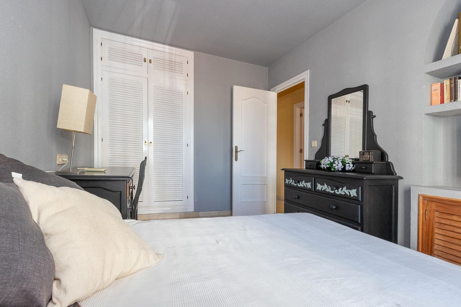 4 makuuhuone Omakotitalo myytävänä paikassa Estepona mukana uima-altaan - 1 012 500 € (Ref: 9025891)