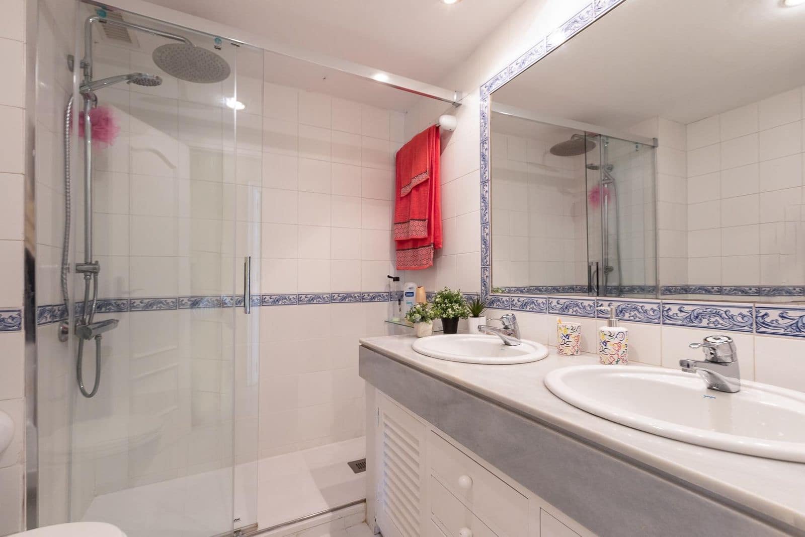 4 makuuhuone Omakotitalo myytävänä paikassa Estepona mukana uima-altaan - 1 012 500 € (Ref: 9025891)