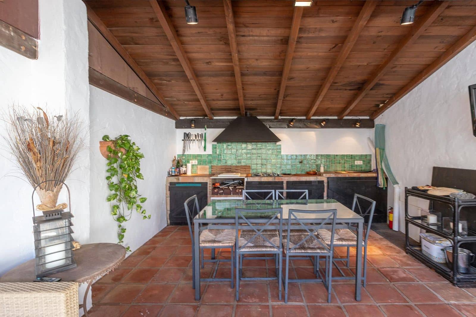 4 makuuhuone Omakotitalo myytävänä paikassa Estepona mukana uima-altaan - 1 012 500 € (Ref: 9025891)